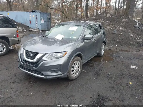 KNMAT2MV3JP556678 2018 NISSAN ROGUE - Image 2