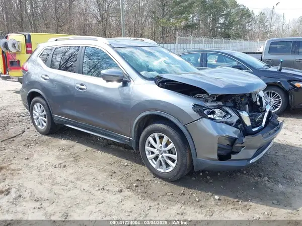 KNMAT2MV3JP557183 2018 NISSAN ROGUE - Image 1