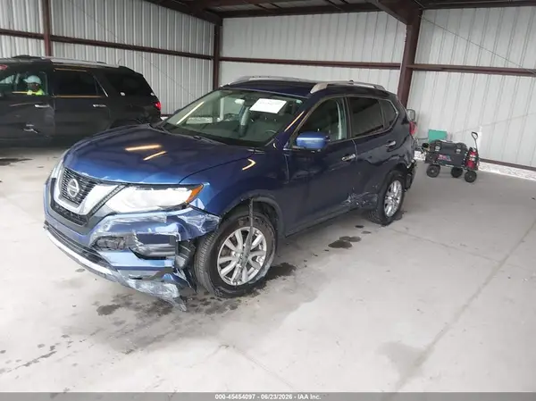 KNMAT2MV3JP558558 2018 NISSAN ROGUE - Image 2