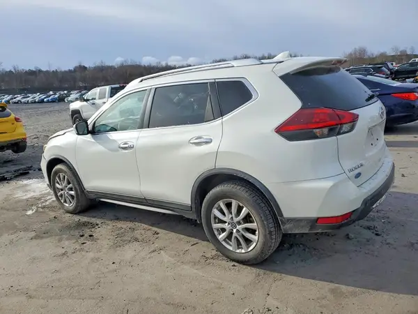 KNMAT2MV3JP559192 2018 NISSAN ROGUE - Image 2