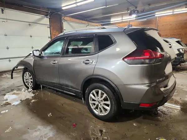 KNMAT2MV3JP563744 2018 NISSAN ROGUE - Image 2