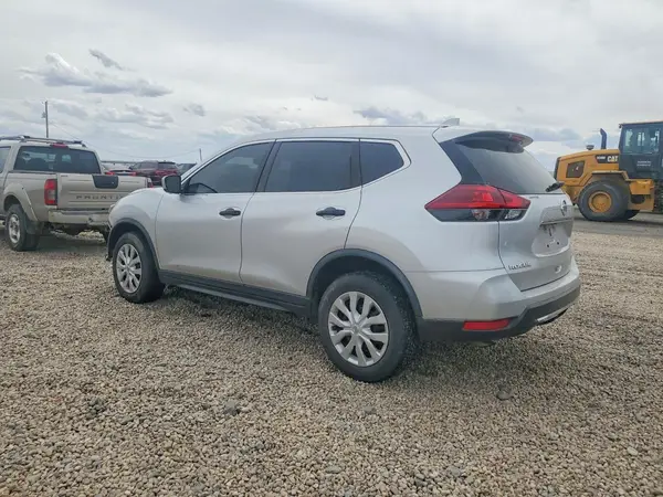 KNMAT2MV3JP564635 2018 NISSAN ROGUE - Image 2