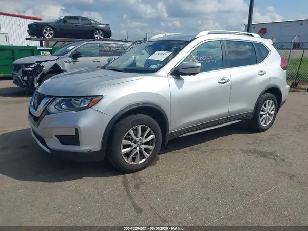 KNMAT2MV3JP565378 2018 NISSAN ROGUE - Image 2