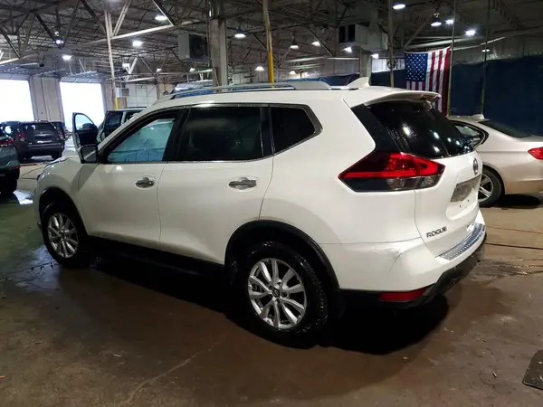KNMAT2MV3JP567650 2018 NISSAN ROGUE - Image 2