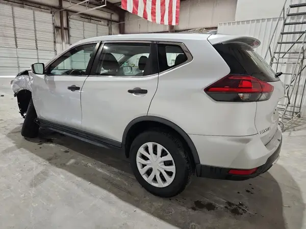 KNMAT2MV3JP568653 2018 NISSAN ROGUE - Image 2