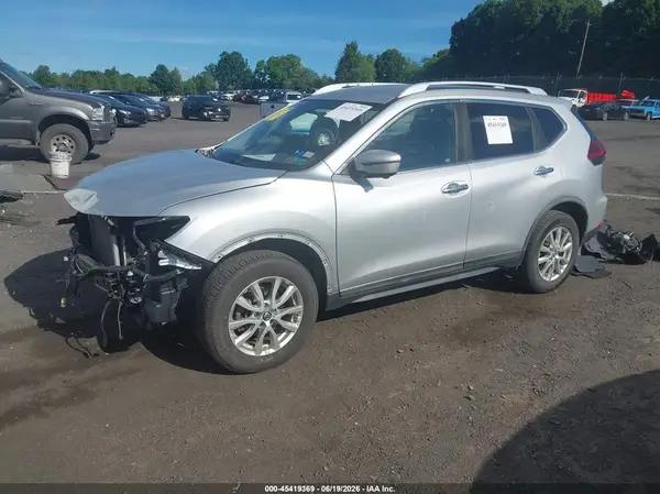 KNMAT2MV3JP570354 2018 NISSAN ROGUE - Image 2