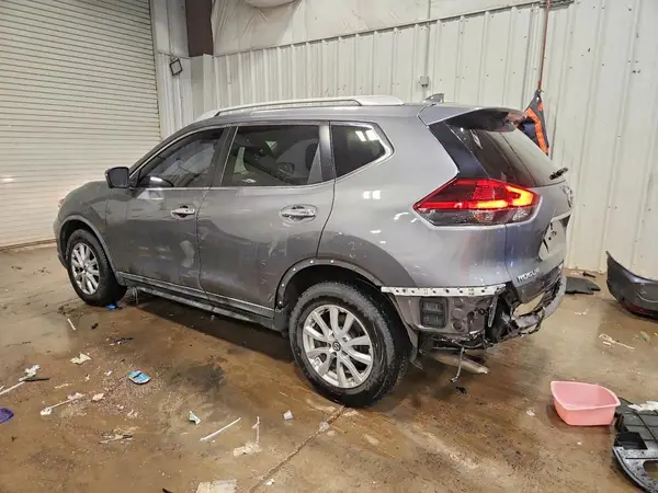 KNMAT2MV3JP571133 2018 NISSAN ROGUE - Image 2