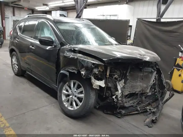 KNMAT2MV3JP576400 2018 NISSAN ROGUE - Image 1