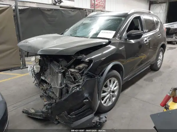 KNMAT2MV3JP576400 2018 NISSAN ROGUE - Image 2