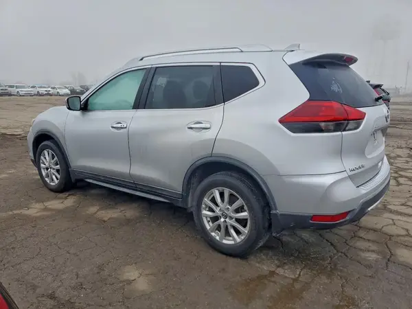 KNMAT2MV3JP579006 2018 NISSAN ROGUE - Image 2