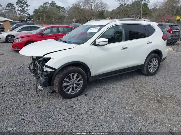KNMAT2MV3JP580866 2018 NISSAN ROGUE - Image 2