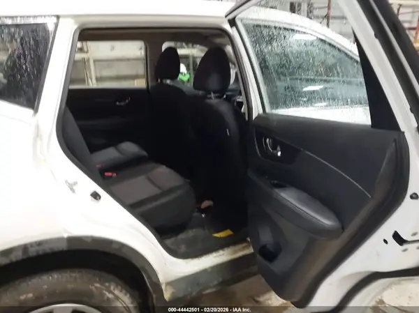 KNMAT2MV3JP584304 2018 NISSAN ROGUE - Image 8