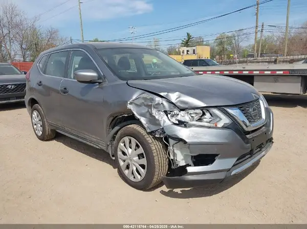 KNMAT2MV3JP584786 2018 NISSAN ROGUE - Image 1