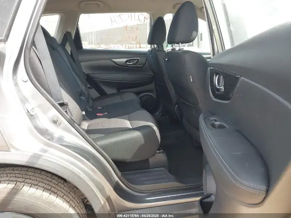 KNMAT2MV3JP584786 2018 NISSAN ROGUE - Image 8