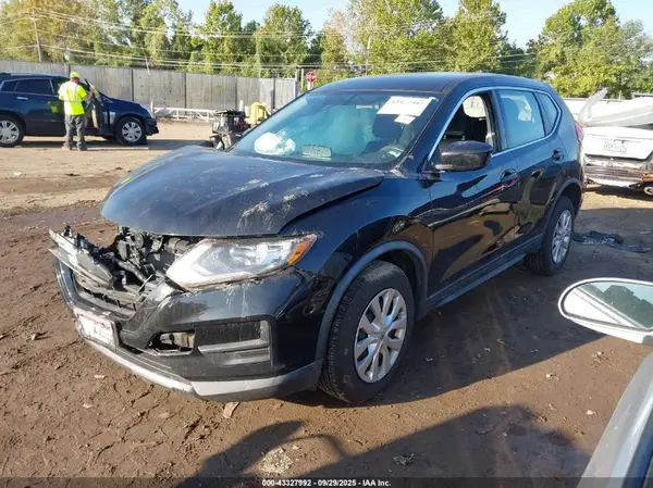 KNMAT2MV3JP584982 2018 NISSAN ROGUE - Image 2