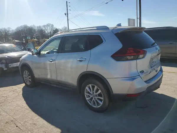 KNMAT2MV3JP585291 2018 NISSAN ROGUE - Image 2