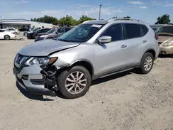 KNMAT2MV3JP585372 2018 NISSAN ROGUE