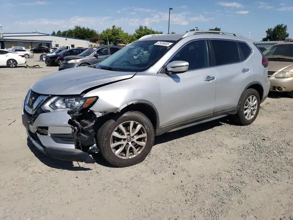 KNMAT2MV3JP585372 2018 NISSAN ROGUE - Image 1