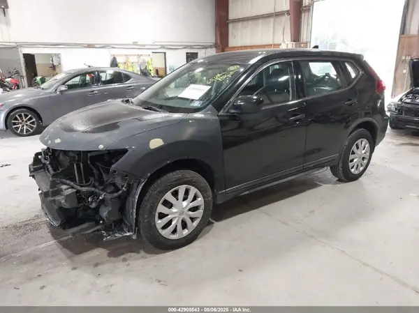 KNMAT2MV3JP585968 2018 NISSAN ROGUE - Image 2