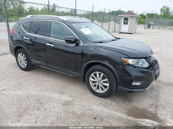 KNMAT2MV3JP586280 2018 NISSAN ROGUE - Image 1