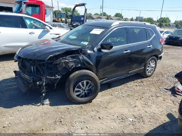 KNMAT2MV3JP587204 2018 NISSAN ROGUE - Image 2