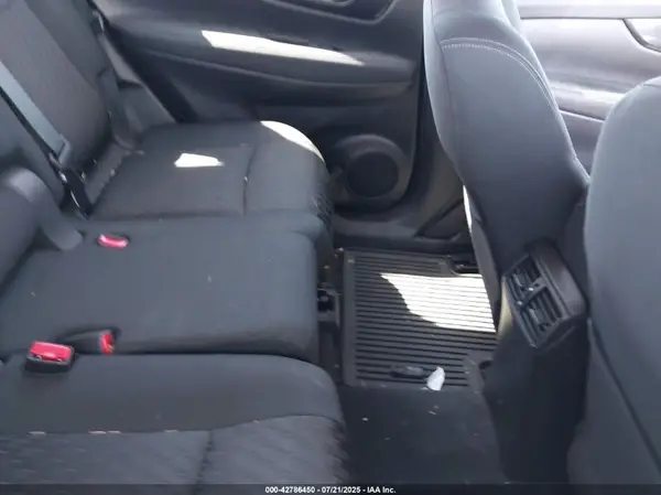 KNMAT2MV3JP587204 2018 NISSAN ROGUE - Image 8