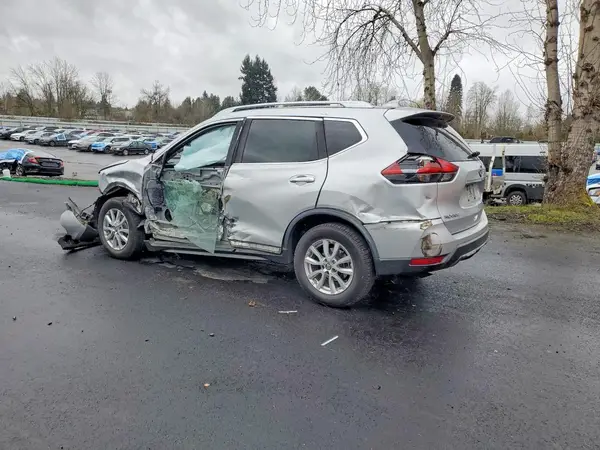 KNMAT2MV3JP587283 2018 NISSAN ROGUE - Image 2