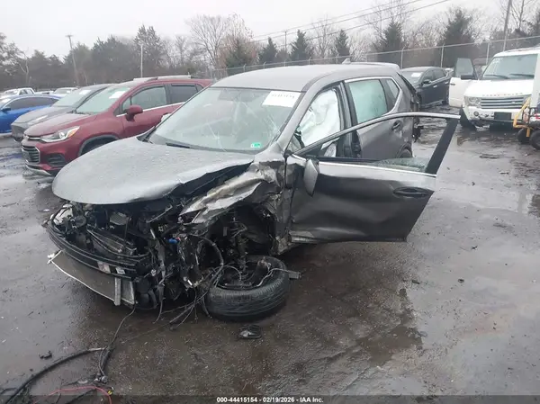 KNMAT2MV3JP588465 2018 NISSAN ROGUE - Image 2