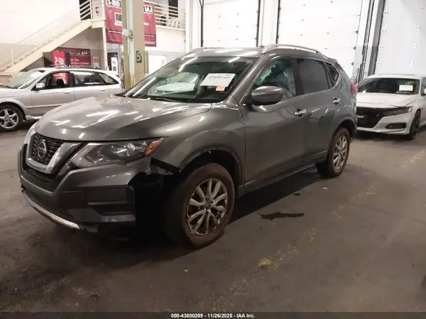 KNMAT2MV3JP592239 2018 NISSAN ROGUE - Image 2