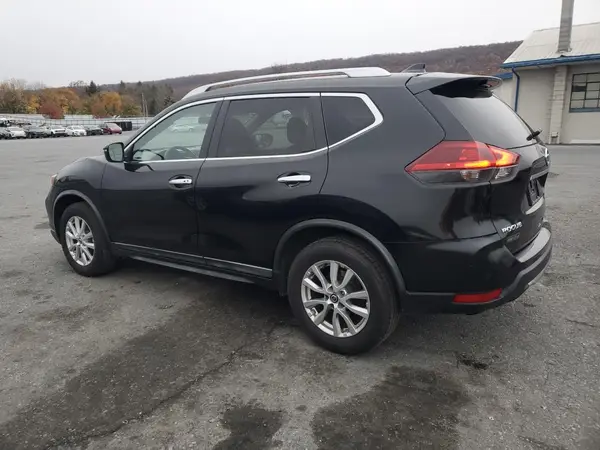 KNMAT2MV3JP592452 2018 NISSAN ROGUE - Image 2