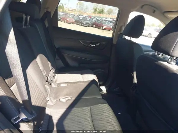 KNMAT2MV3JP594282 2018 NISSAN ROGUE - Image 8