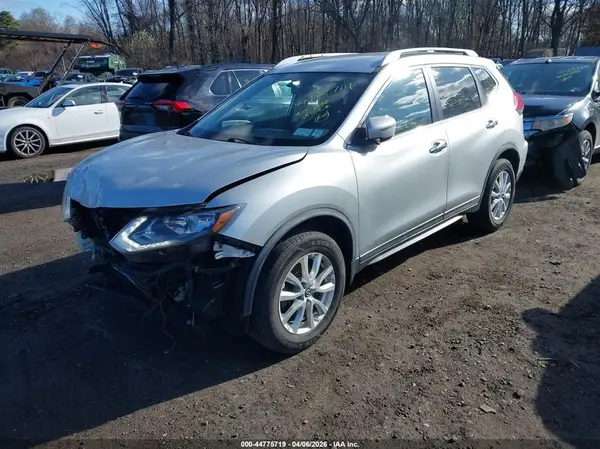 KNMAT2MV3JP594668 2018 NISSAN ROGUE - Image 2