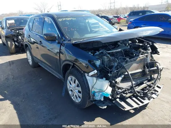 KNMAT2MV3JP596792 2018 NISSAN ROGUE - Image 1