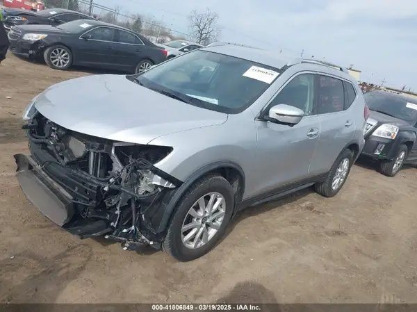 KNMAT2MV3JP599031 2018 NISSAN ROGUE - Image 2