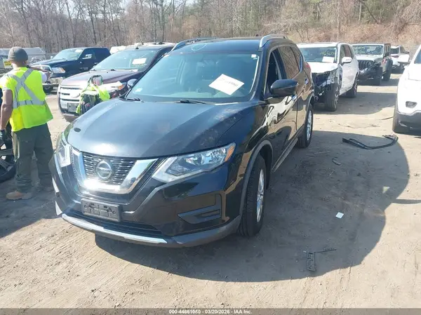 KNMAT2MV3JP601070 2018 NISSAN ROGUE - Image 2