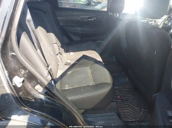 KNMAT2MV3JP601070 2018 NISSAN ROGUE - Image 8