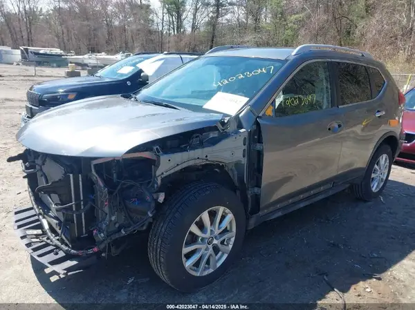 KNMAT2MV3JP601389 2018 NISSAN ROGUE - Image 2