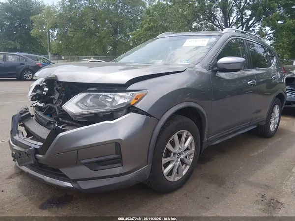 KNMAT2MV3JP605040 2018 NISSAN ROGUE - Image 2