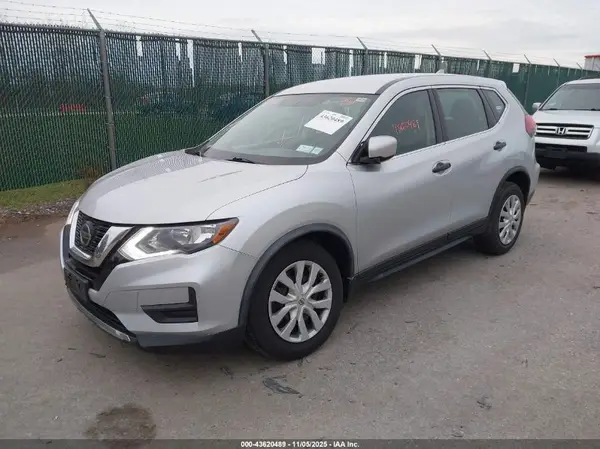 KNMAT2MV3JP606253 2018 NISSAN ROGUE - Image 2