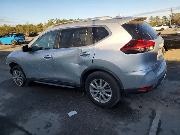 KNMAT2MV3JP608066 2018 NISSAN ROGUE - Image 2