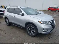 KNMAT2MV3JP608360 2018 NISSAN ROGUE