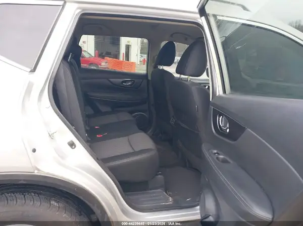 KNMAT2MV3JP608360 2018 NISSAN ROGUE - Image 8