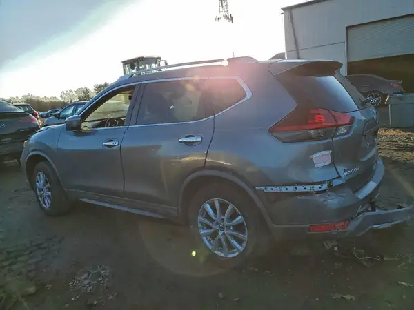 KNMAT2MV3JP611274 2018 NISSAN ROGUE - Image 2