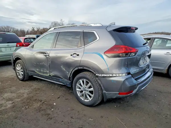 KNMAT2MV3JP613879 2018 NISSAN ROGUE - Image 2