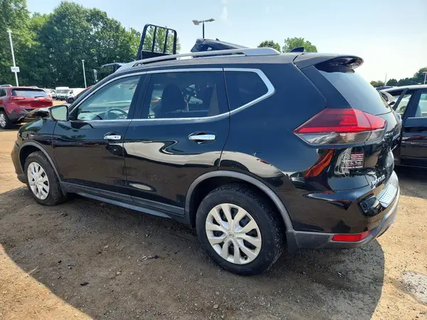 KNMAT2MV3JP615549 2018 NISSAN ROGUE - Image 2