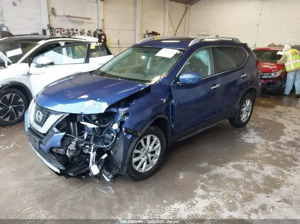 KNMAT2MV3JP618595 2018 NISSAN ROGUE - Image 2