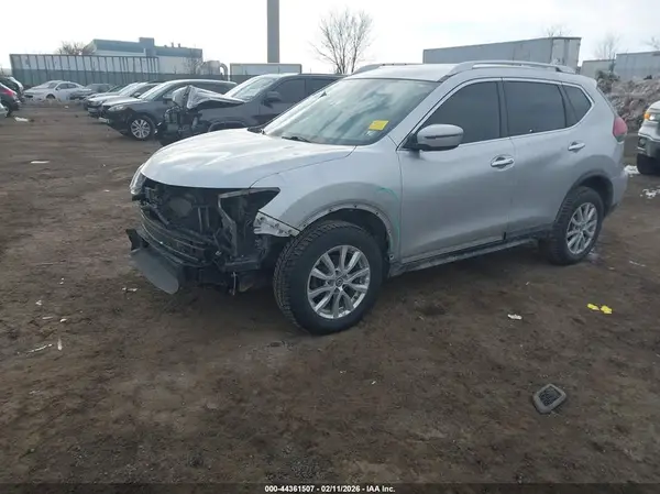 KNMAT2MV3JP618774 2018 NISSAN ROGUE - Image 2
