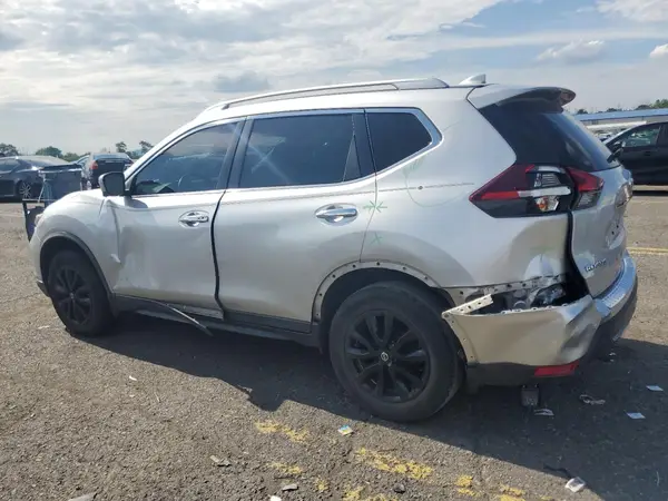 KNMAT2MV3JP620184 2018 NISSAN ROGUE - Image 2