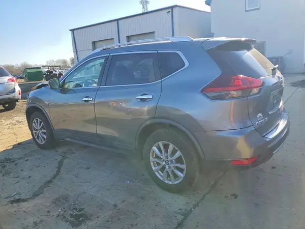 KNMAT2MV3JP621836 2018 NISSAN ROGUE - Image 2