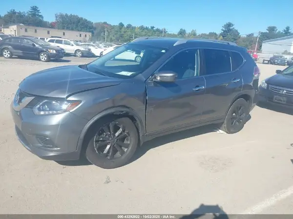 KNMAT2MV4GP635768 2016 NISSAN ROGUE - Image 2